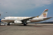 A6-EIE, Airbus A319-100LR, Etihad Airways