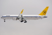 D-ABUM, Boeing 767-300ER, Condor Airlines