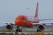 G-EZUI, Airbus A320-200, easyJet