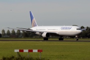 N68061, Boeing 767-400ER, Continental Airlines