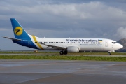 UR-GAM, Boeing 737-400, Ukraine International Airlines
