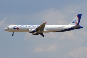 VQ-BOF, Airbus A321-200, Ural Airlines