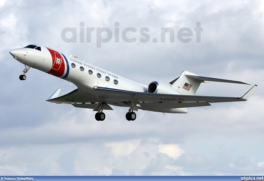 01, Gulfstream C-37A, United States Coast Guard