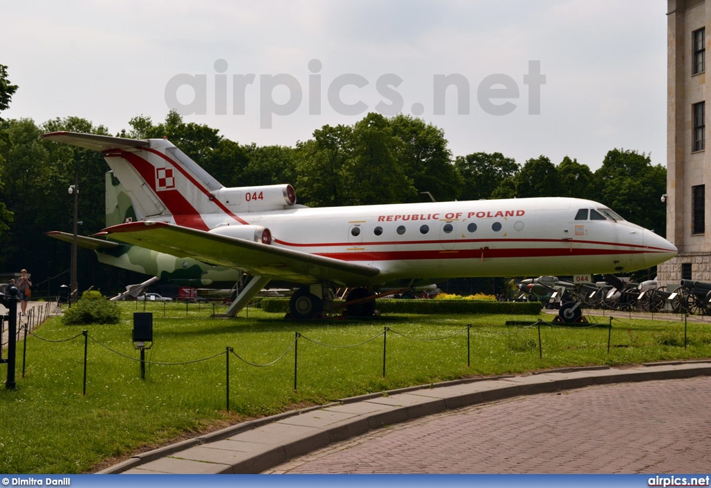 044, Yakovlev Yak-40, Polish Air Force