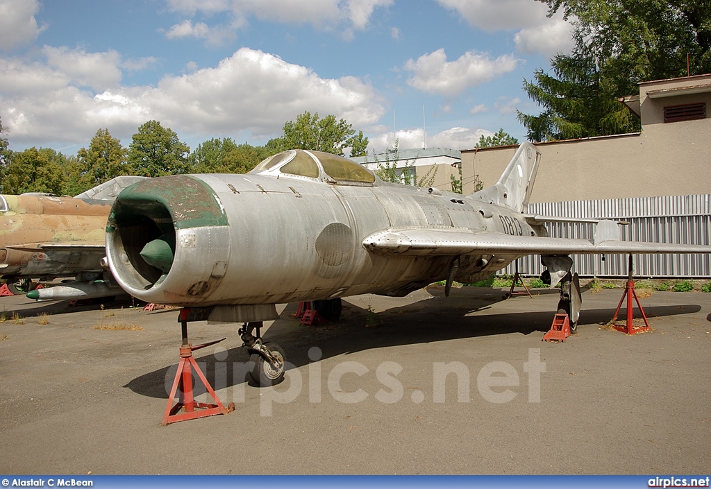 0813, Mikoyan-Gurevich MiG-19P, Czech Air Force