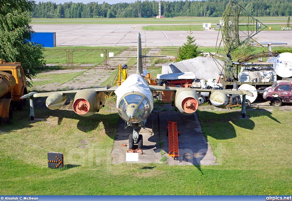 22, Yakovlev Yak-28R Brewer-D, Russian Air Force