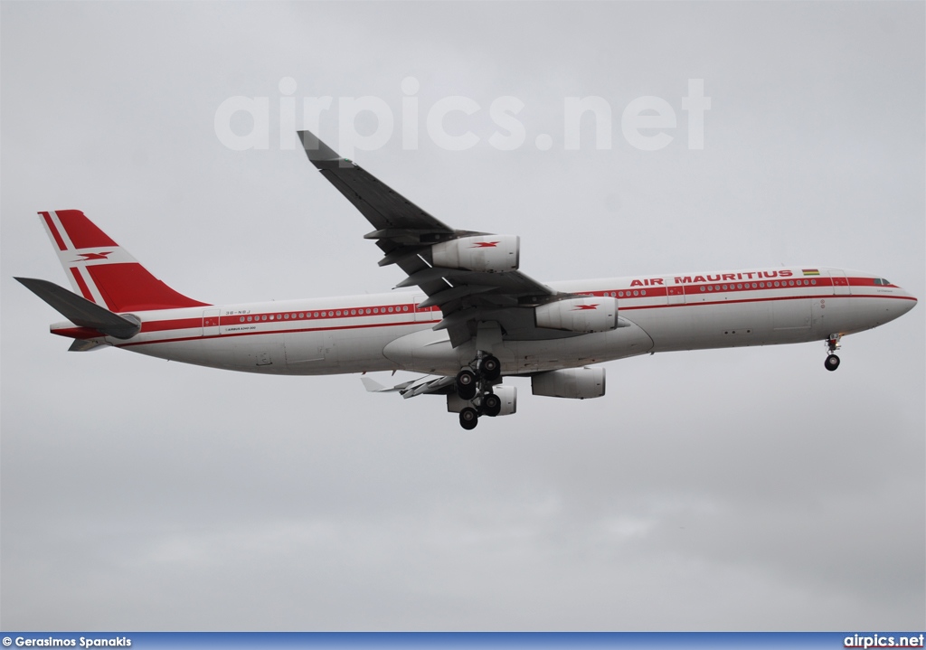 3B-NBJ, Airbus A340-300, Air Mauritius