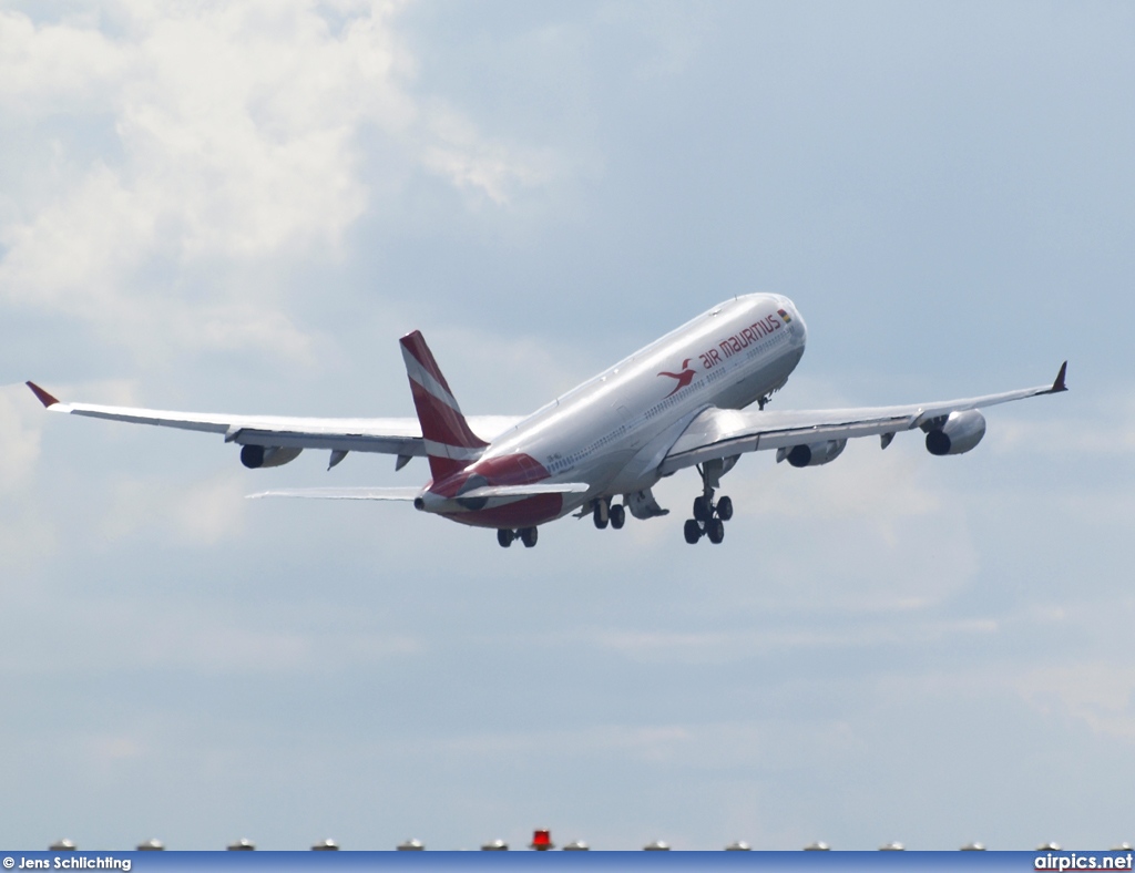 3B-NBJ, Airbus A340-300, Air Mauritius