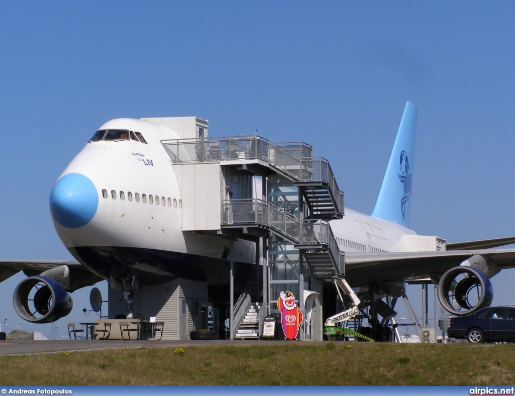 3D-NEE, Boeing 747-200B, Jumbo Hostel