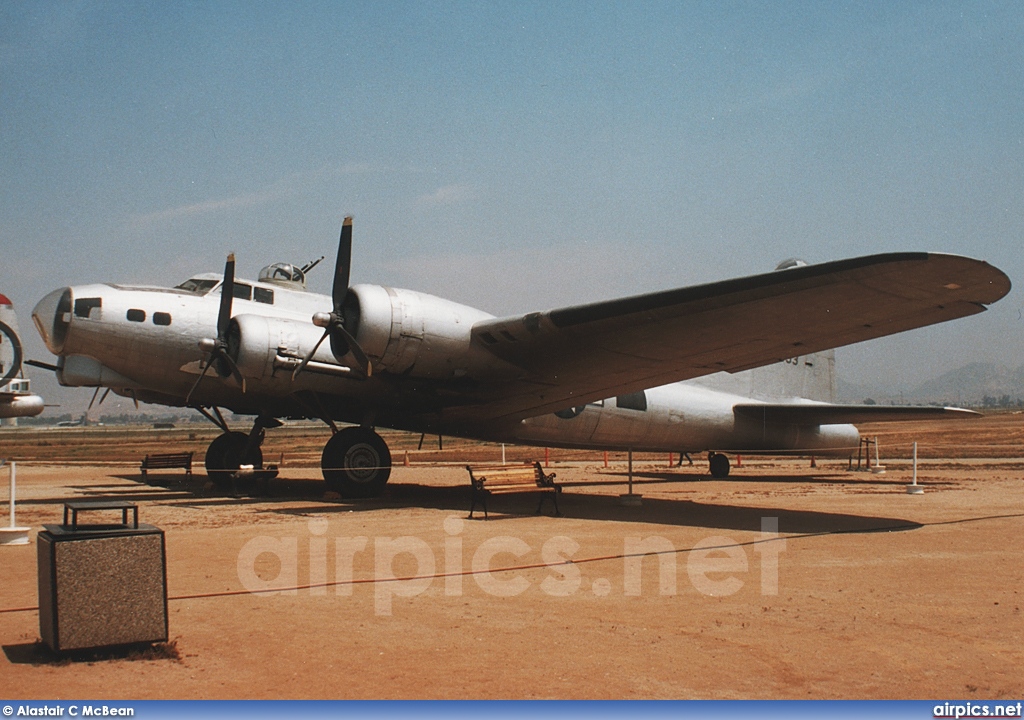 44-6393, Boeing B-17G Flying Fortress, United States Air Force