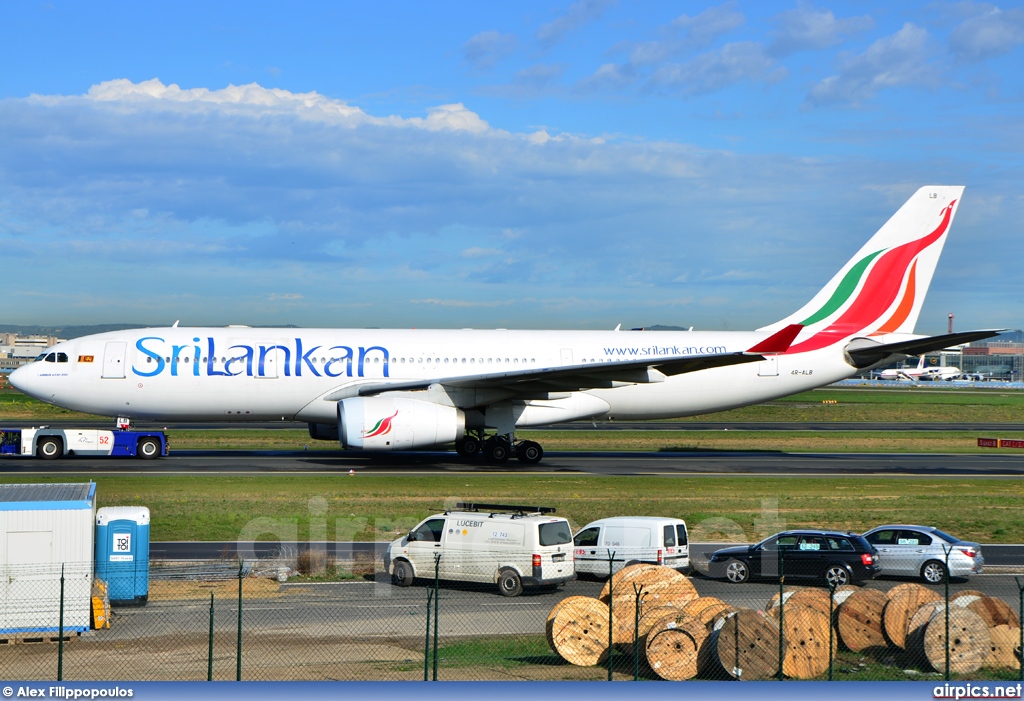 4R-ALB, Airbus A330-200, SriLankan