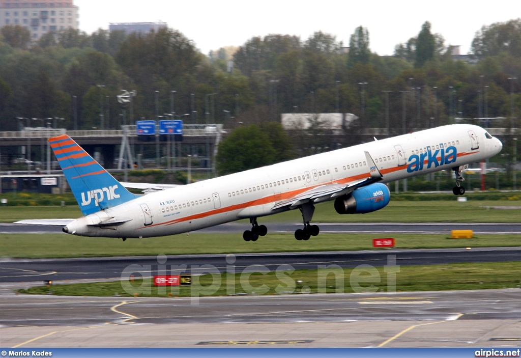 4X-BAU, Boeing 757-300, Arkia Israeli Airlines