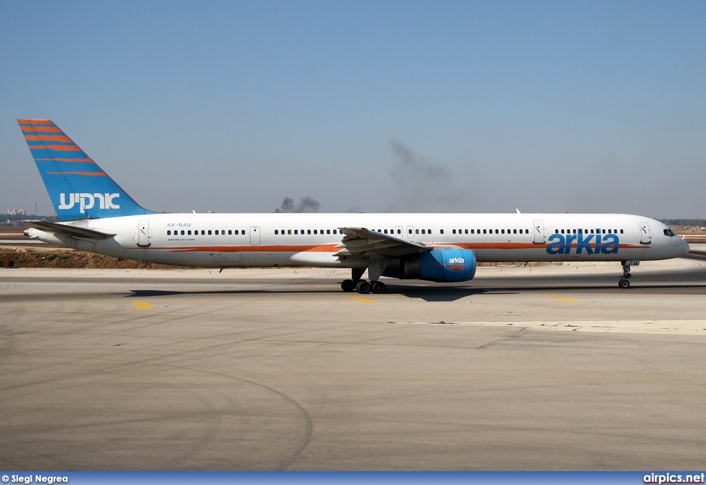 4X-BAU, Boeing 757-300, Arkia Israeli Airlines