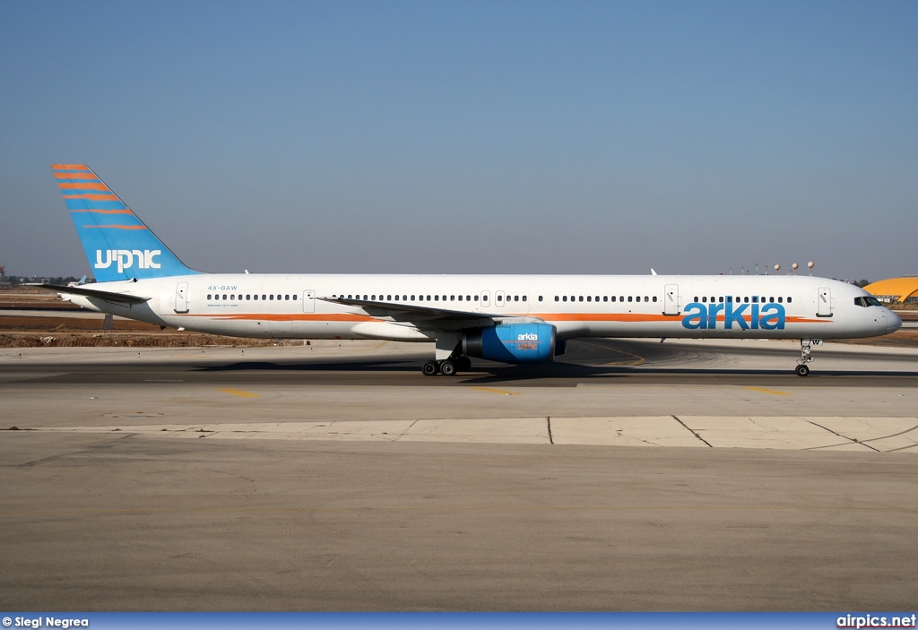 4X-BAW, Boeing 757-300, Arkia Israeli Airlines