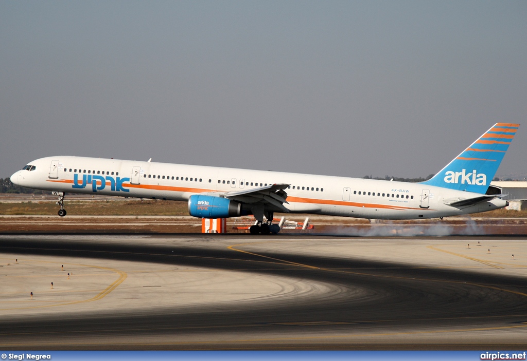 4X-BAW, Boeing 757-300, Arkia Israeli Airlines