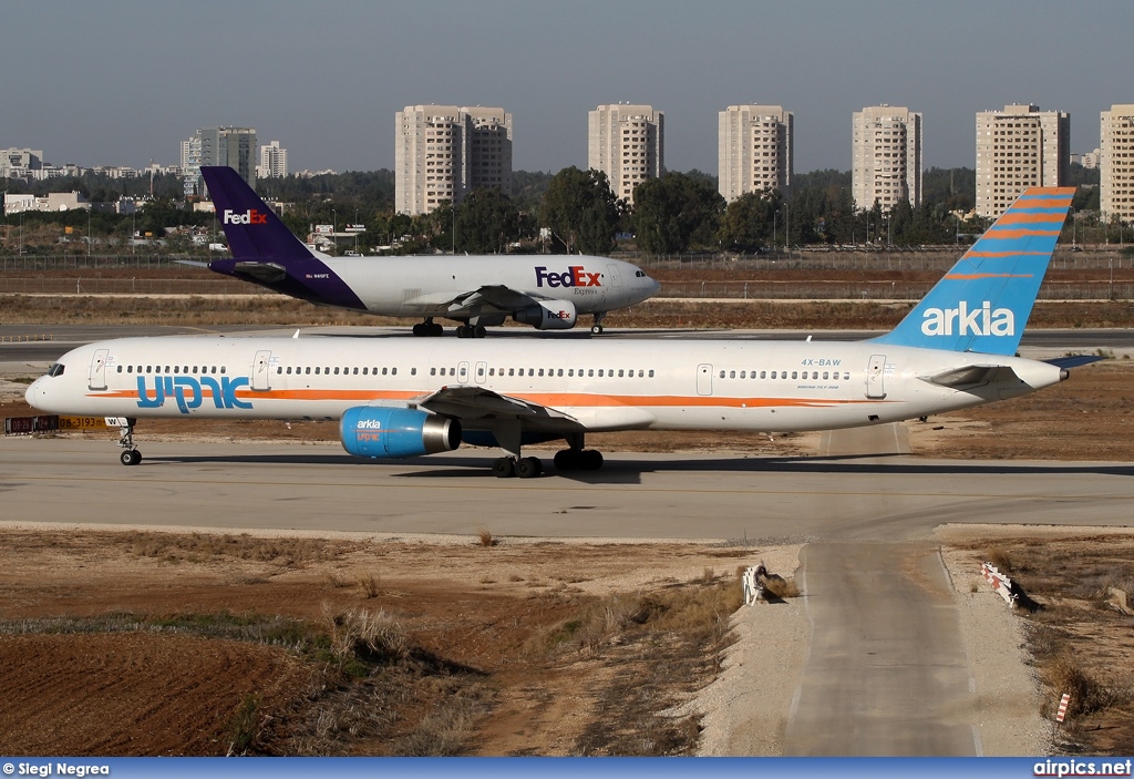 4X-BAW, Boeing 757-300, Arkia Israeli Airlines