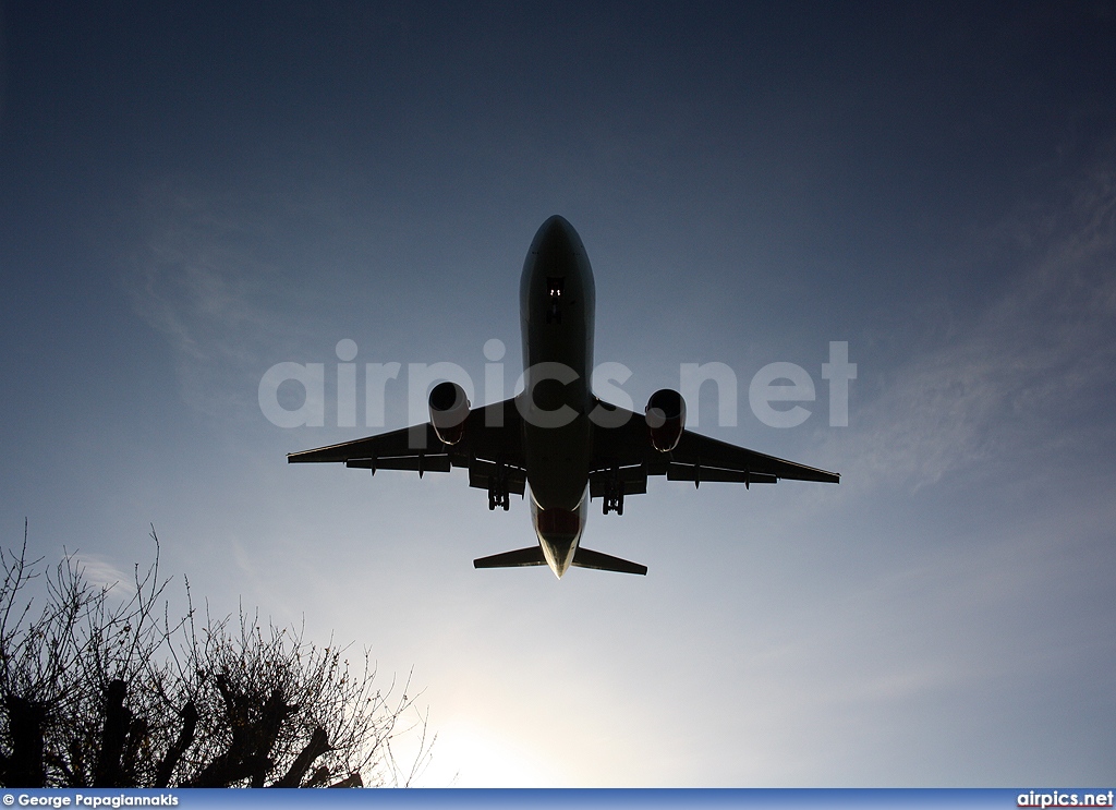 5Y-KQU, Boeing 777-200ER, Kenya Airways