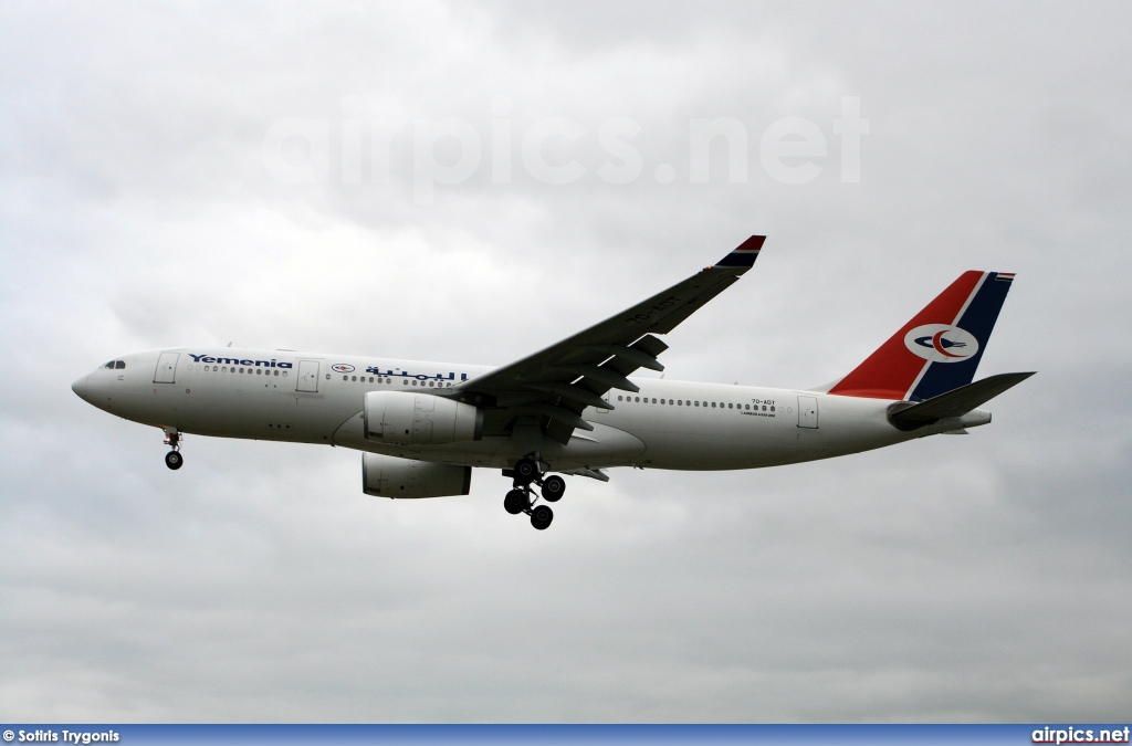 7O-ADT, Airbus A330-200, Yemenia