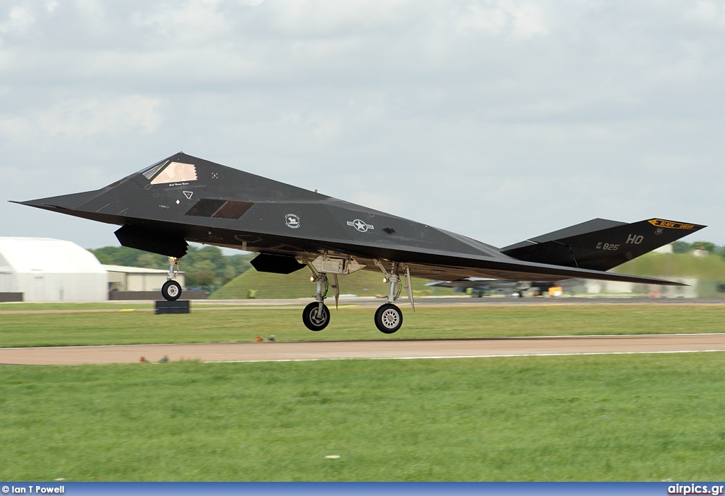 84-0825, Lockheed F-117A, United States Air Force