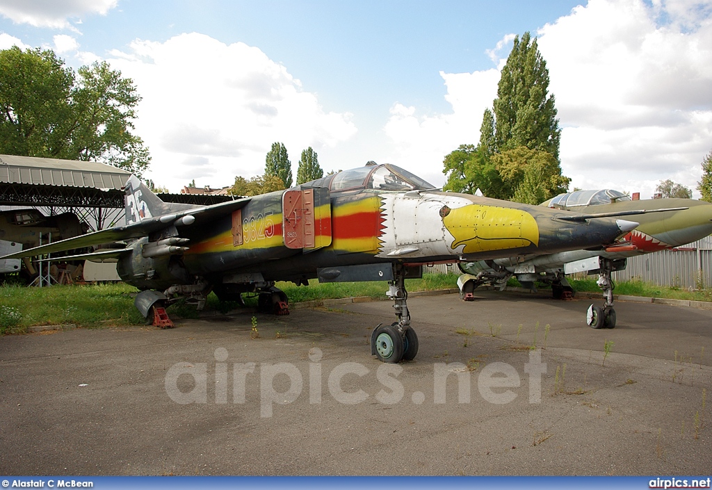 9825, Mikoyan-Gurevich MiG-23BN, Czech Air Force