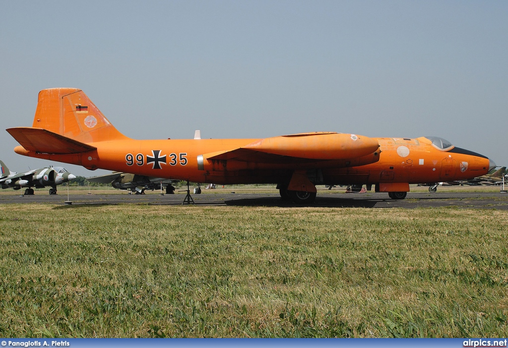 99-35, English Electric Canberra B(TT).2, German Air Force - Luftwaffe