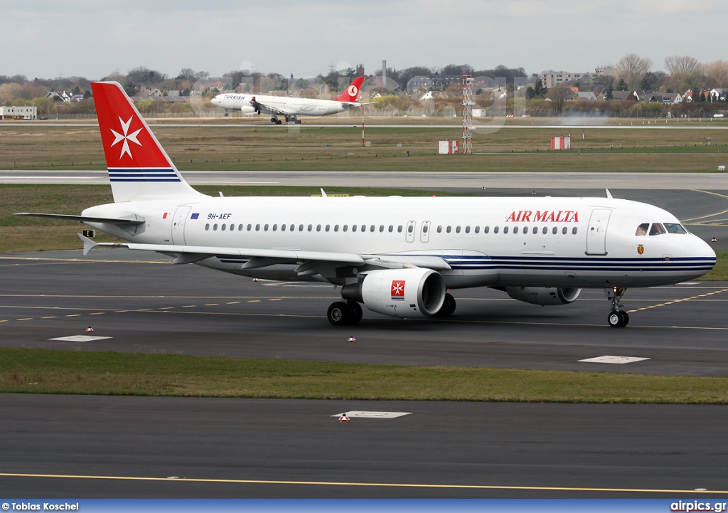 9H-AEF, Airbus A320-200, Air Malta