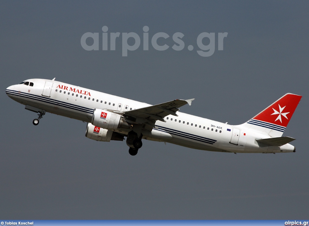 9H-AEK, Airbus A320-200, Air Malta