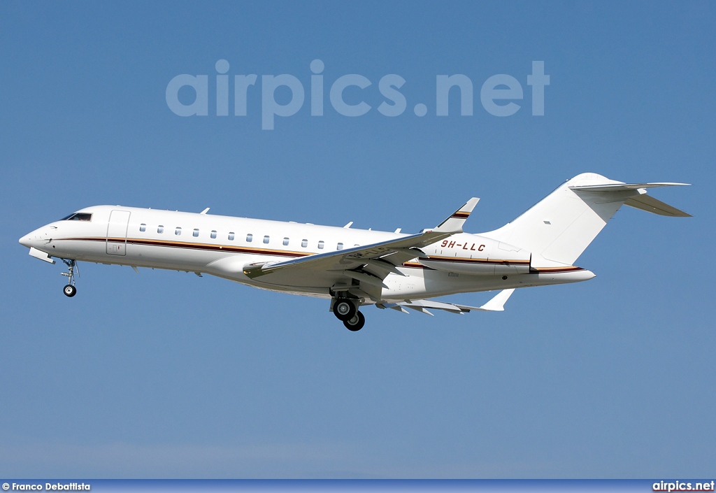 9H-LLC, Bombardier Global Express, Carre Aviation