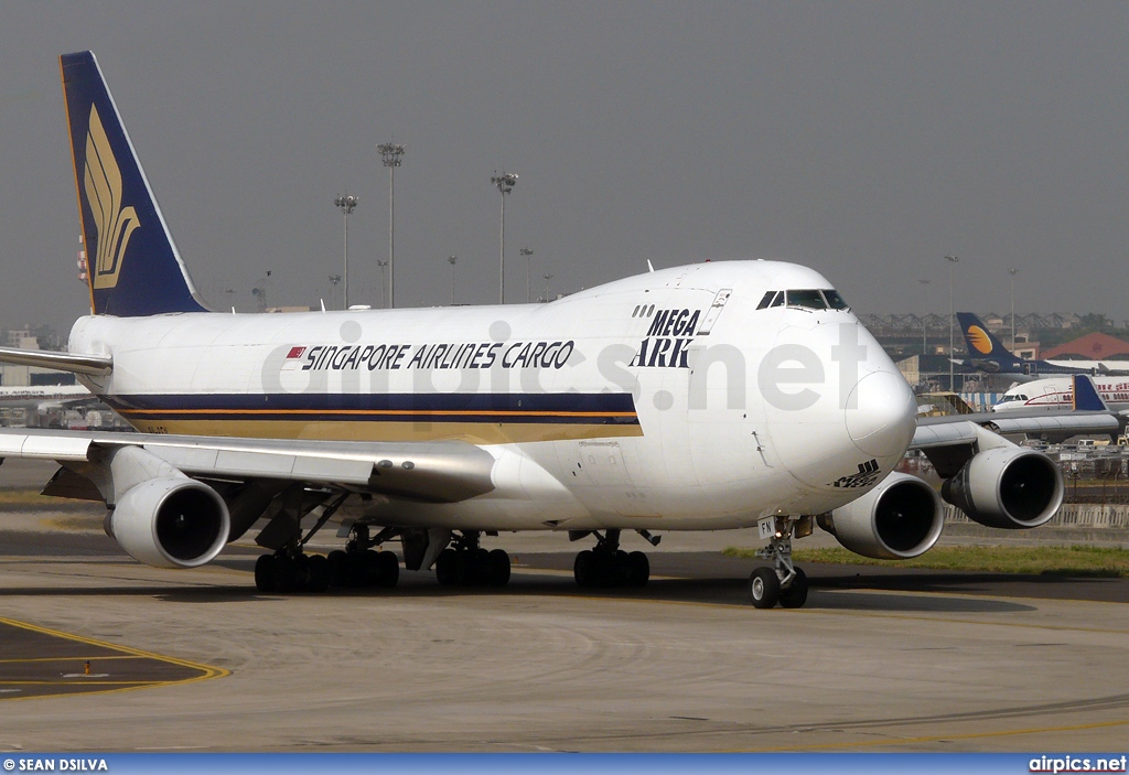 9V-SFN, Boeing 747-400F(SCD), Singapore Airlines Cargo