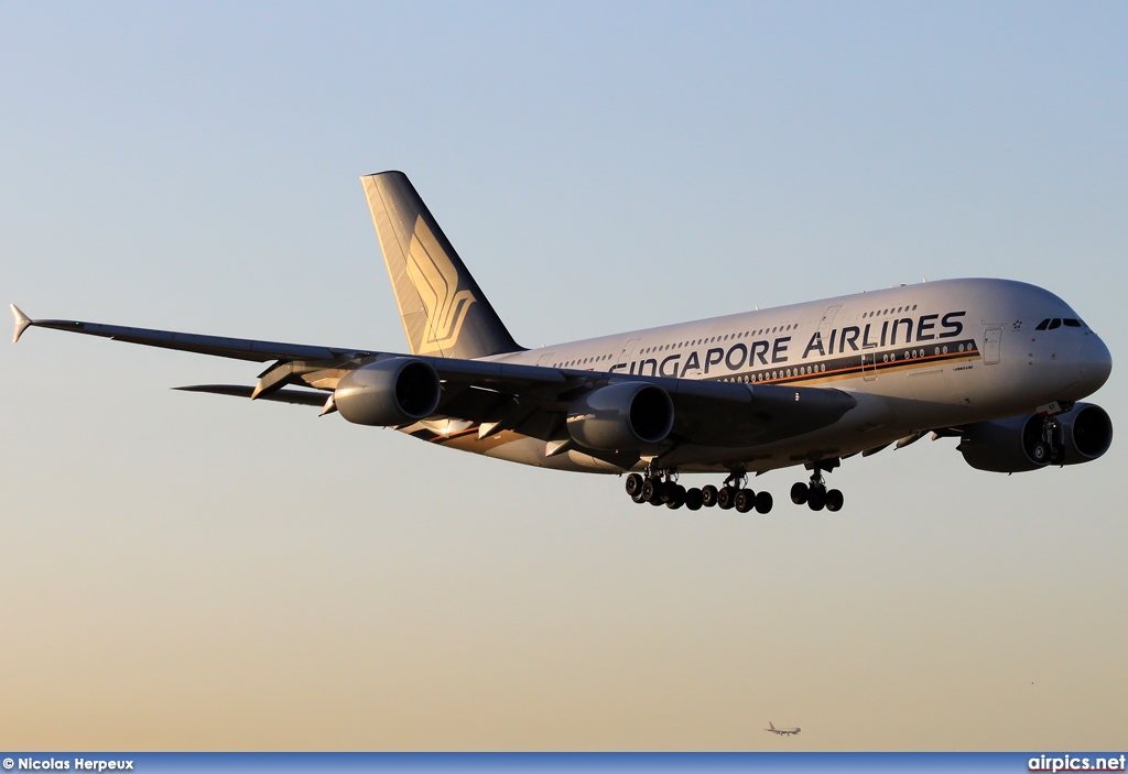 9V-SKF, Airbus A380-800, Singapore Airlines