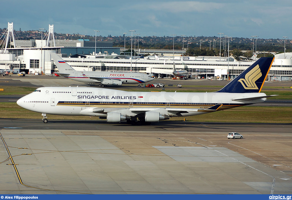 9V-SPO, Boeing 747-400, Singapore Airlines