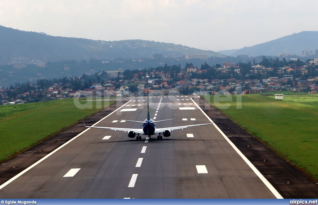 9XR-WJ, Boeing 737-700, Rwandair