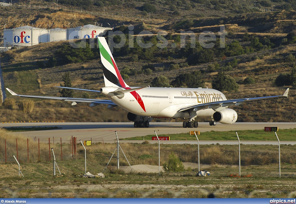 A6-EAH, Airbus A330-200, Emirates