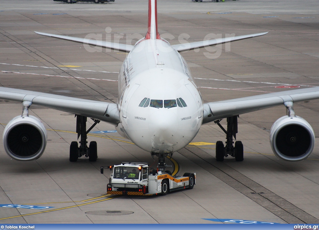 A6-EAH, Airbus A330-200, Emirates