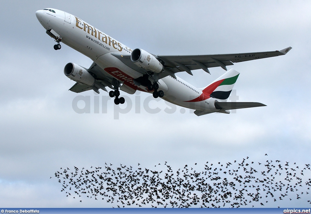 A6-EAP, Airbus A330-200, Emirates