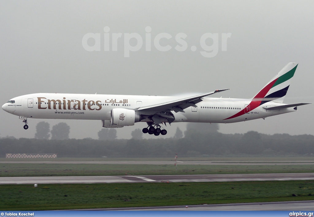 A6-ECJ, Boeing 777-300ER, Emirates