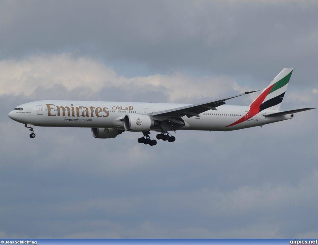 A6-ECL, Boeing 777-300ER, Emirates