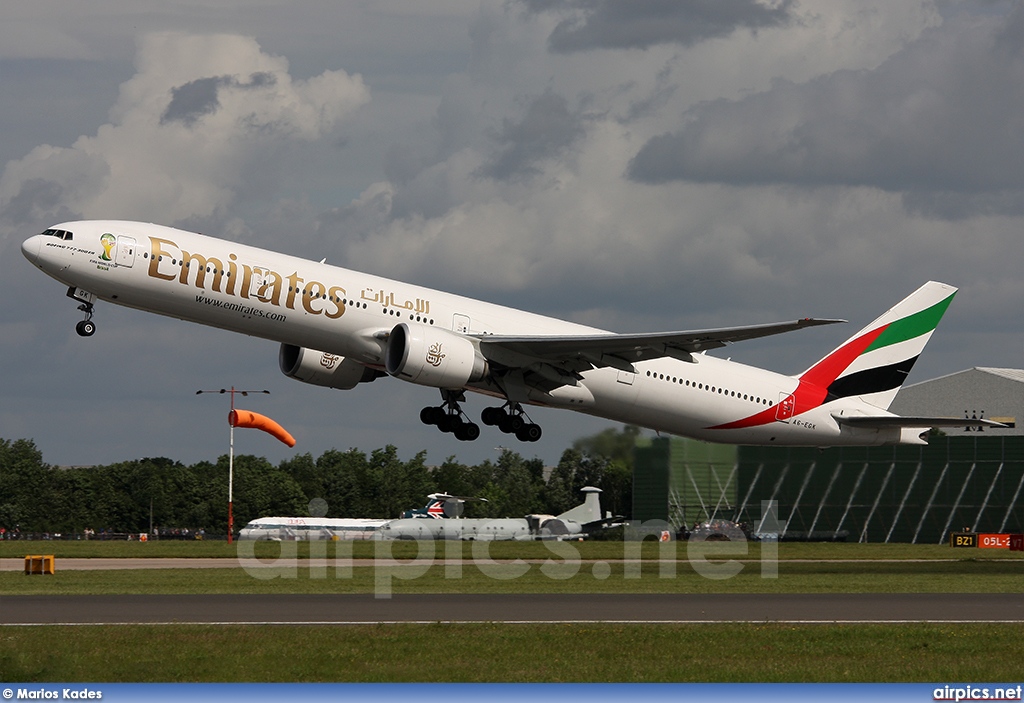 A6-EGK, Boeing 777-300ER, Emirates