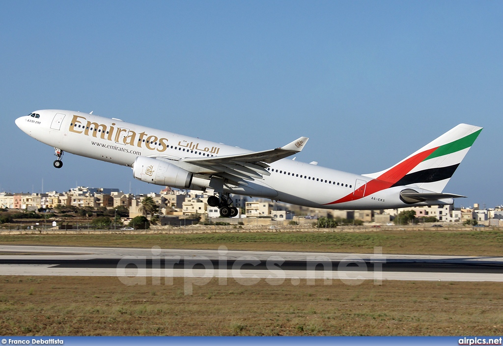 A6-EKS, Airbus A330-200, Emirates