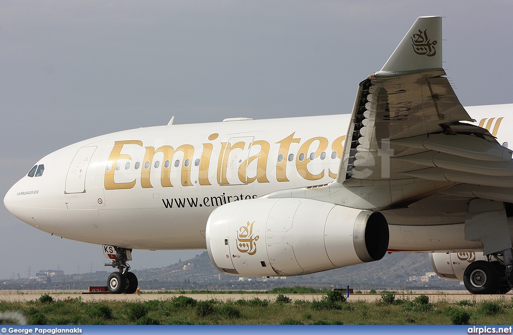 A6-EKS, Airbus A330-200, Emirates