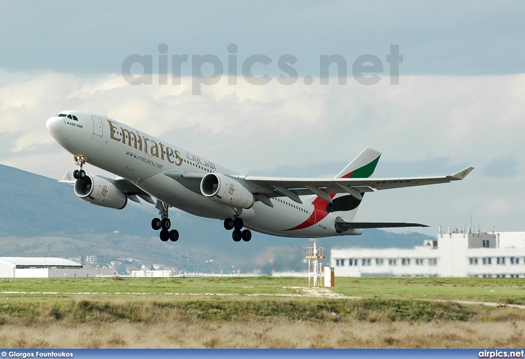 A6-EKW, Airbus A330-200, Emirates