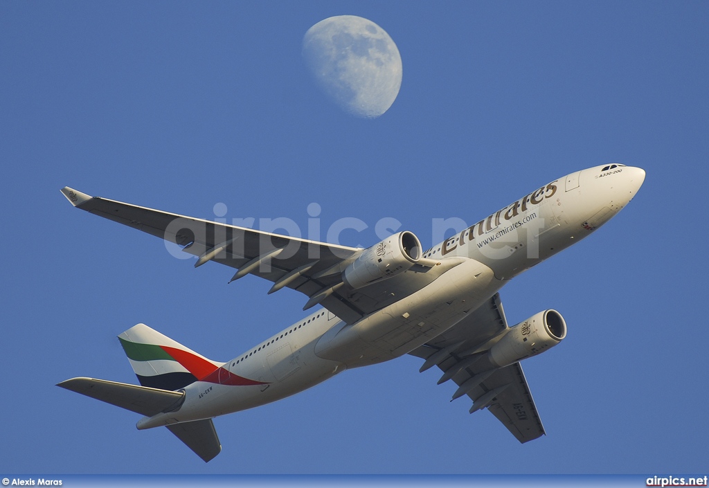 A6-EKW, Airbus A330-200, Emirates