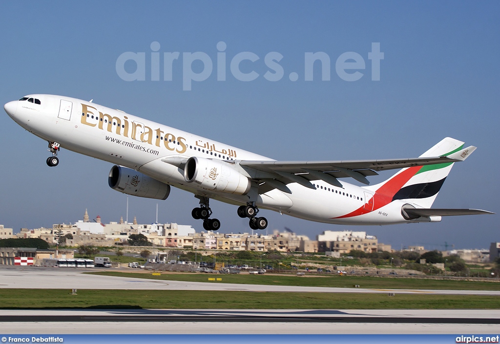 A6-EKX, Airbus A330-200, Emirates