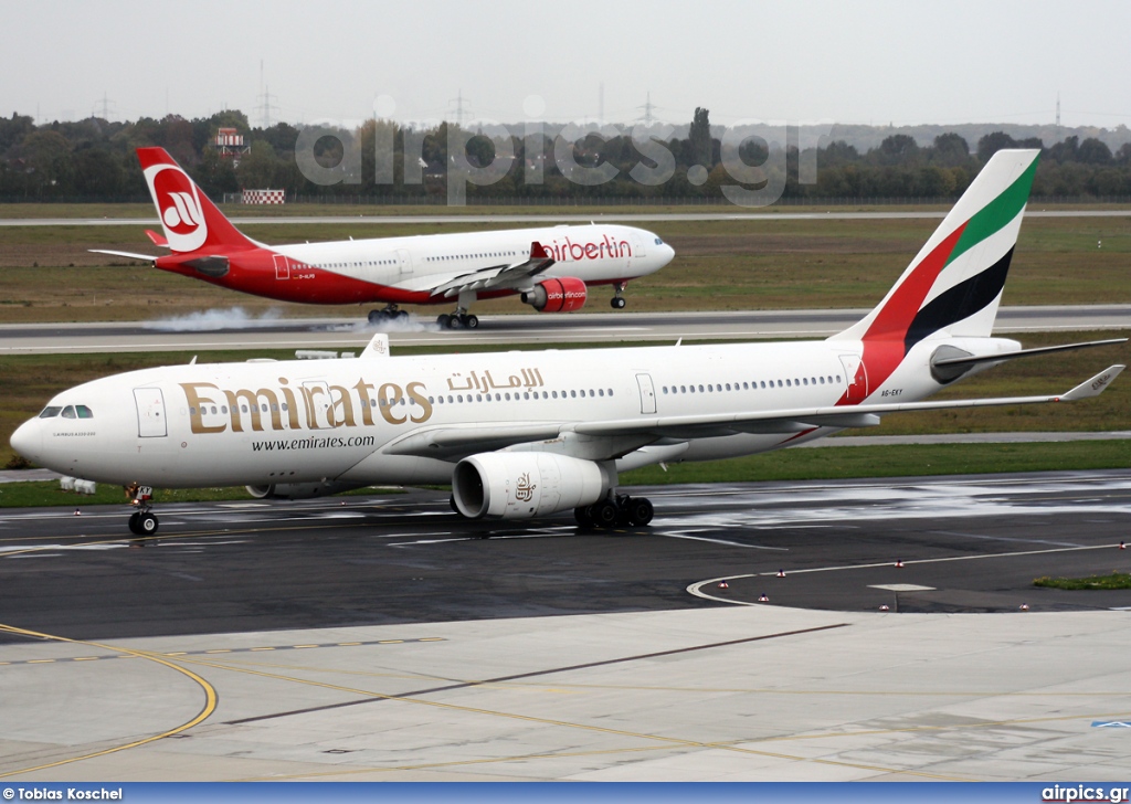 A6-EKY, Airbus A330-200, Emirates