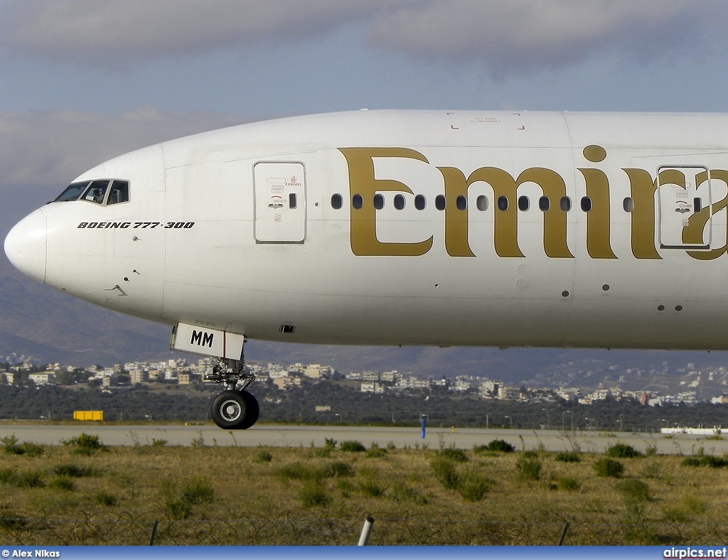 A6-EMM, Boeing 777-300, Emirates