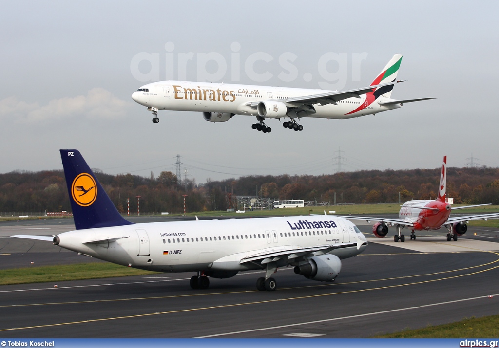 A6-EMU, Boeing 777-300, Emirates