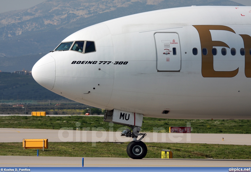 A6-EMU, Boeing 777-300, Emirates