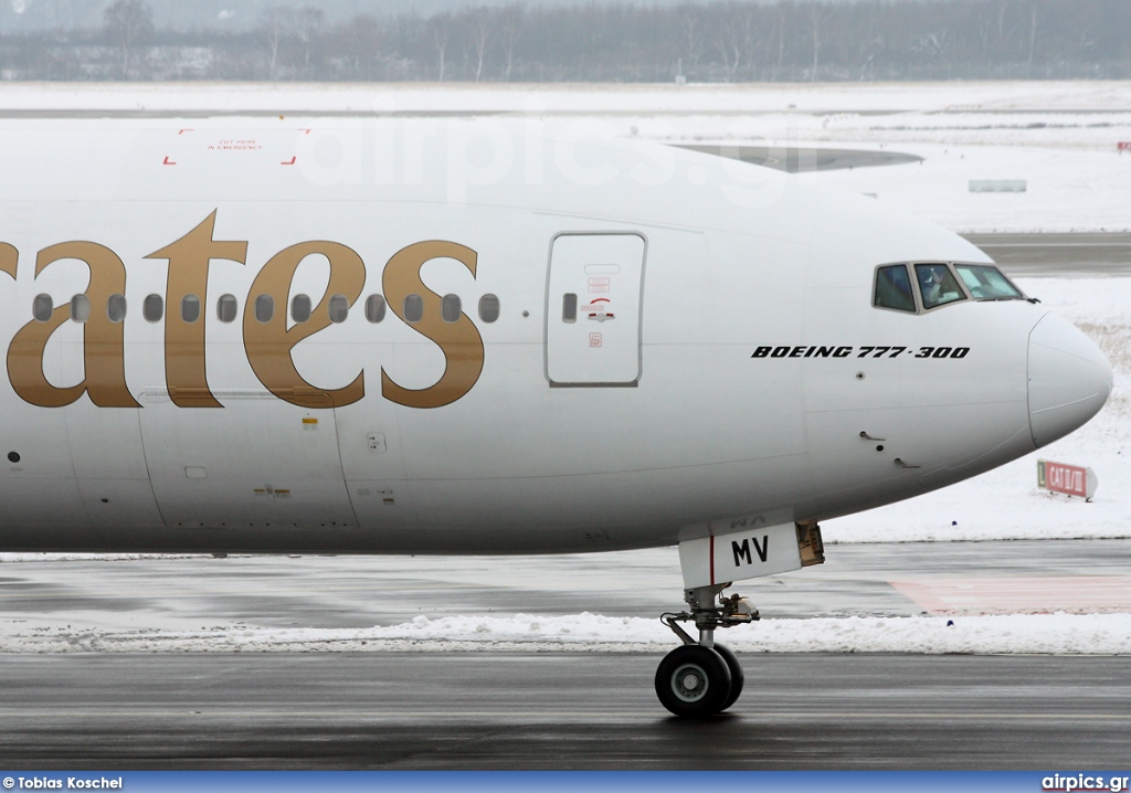 A6-EMV, Boeing 777-300, Emirates