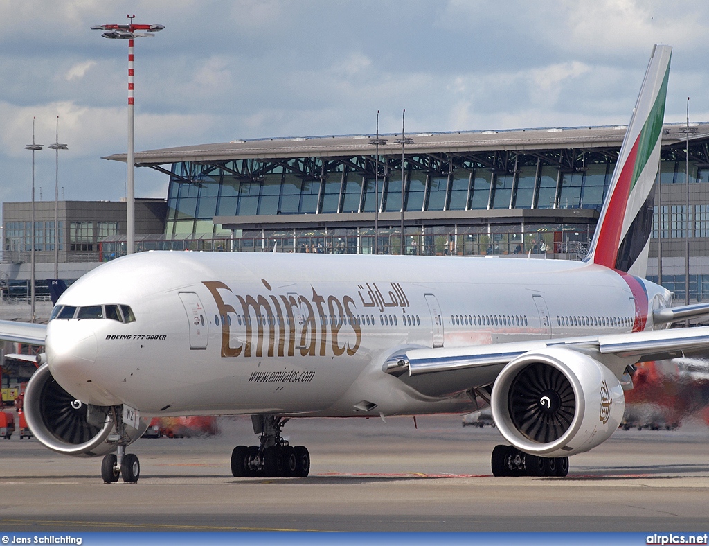 A6-ENZ, Boeing 777-300ER, Emirates