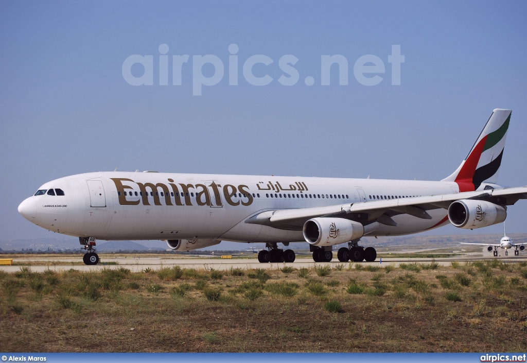 A6-ERR, Airbus A340-300, Emirates